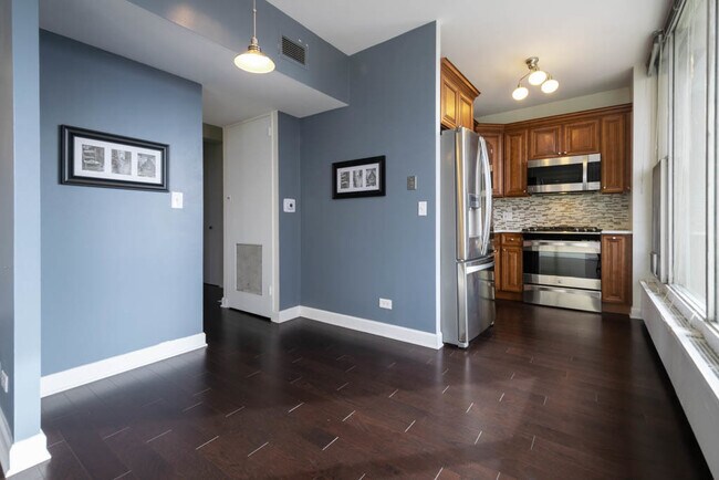 Foto del edificio - 3200 N Lake Shore Dr