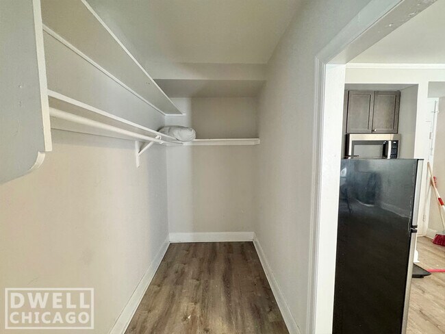 Foto del edificio - 2722 N Kimball Ave