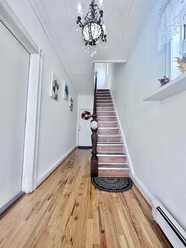 Foto del edificio - 212 Plainfield Ave