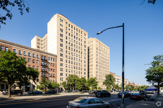 Building Photo - Turner Towers