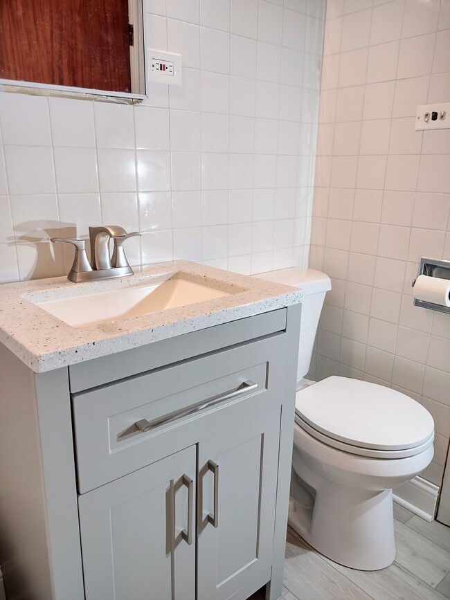 Foto del edificio - 6109 W Higgins Ave