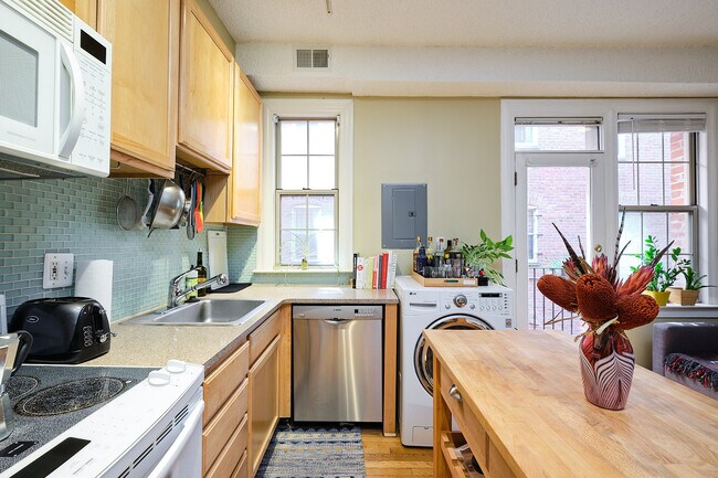 Foto del edificio - 1401 Columbia Rd NW