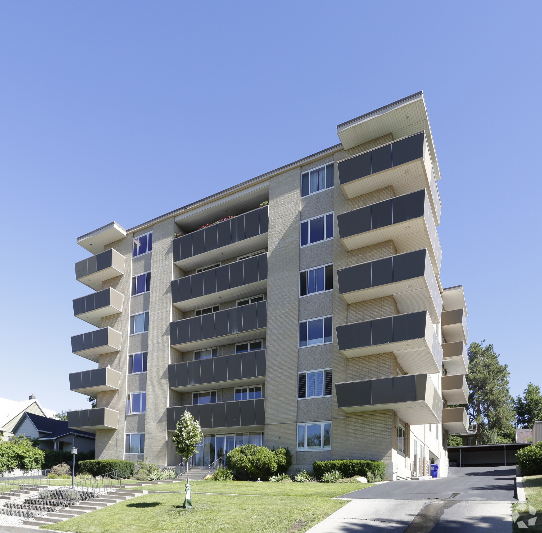 Northridge Heights Condominiums