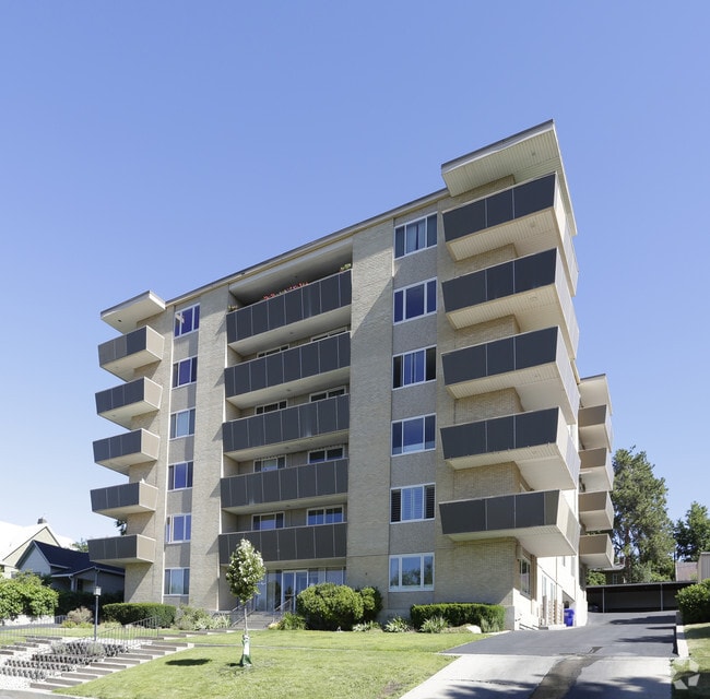 Northridge Heights Condominiums