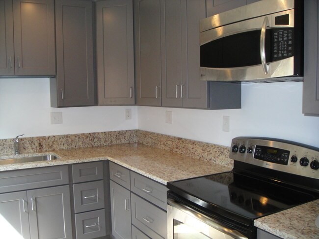 Kitchen - 6204 Rockhurst Rd