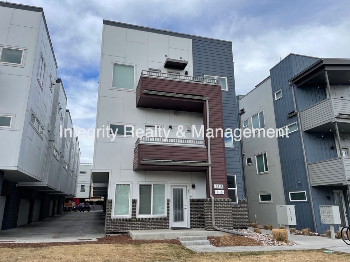 Photo - 2 Bed/2.5 Bath Townhome, 1418 sq ft, 2815 W 25th Ave Unit 5 Denver, CO