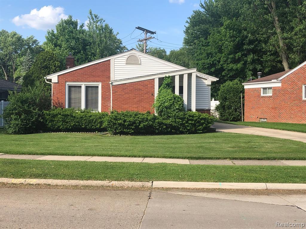 3070 Sylvan Dr, Royal Oak, MI 48073 House for Rent in Royal Oak, MI