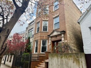 Building Photo - 1350 N Leavitt St