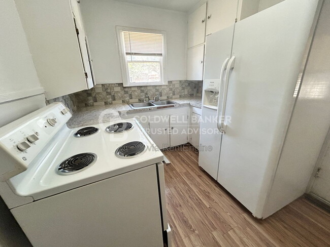 Building Photo - 114 Avenue V