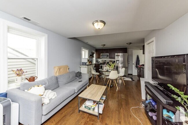 Foto del edificio - 2 bedroom in Chicago IL 60647