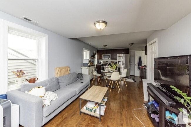 Photo - 2 bedroom in Chicago IL 60647 Apartment