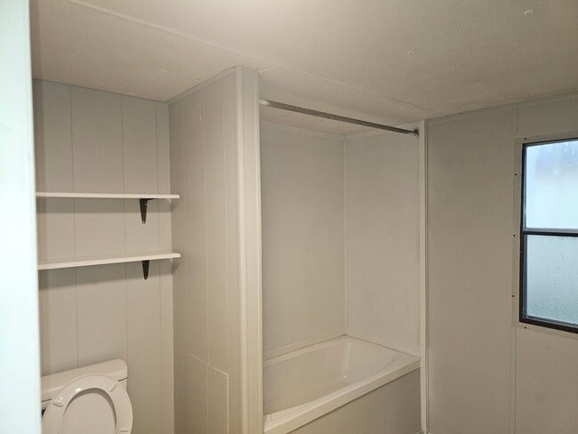 Building Photo - 2 bed 1 bath rental Next to  City Park