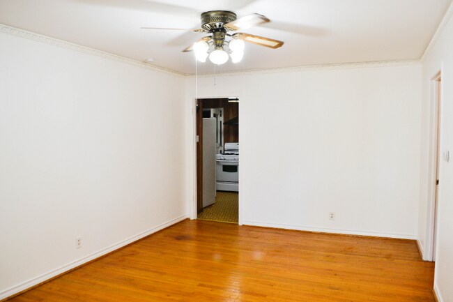 Building Photo - 405 E Daugherty Dr