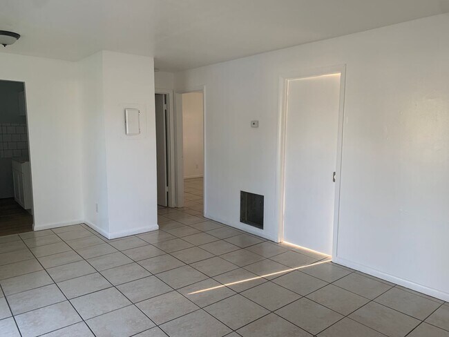 Building Photo - Vero Beach 2 Bedroom 1 Bath