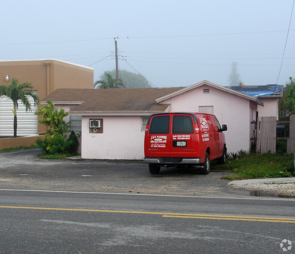 Foto del edificio - 6139 Johnson St