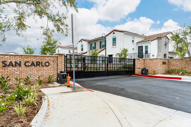 Entrada - San Carlo Townhomes