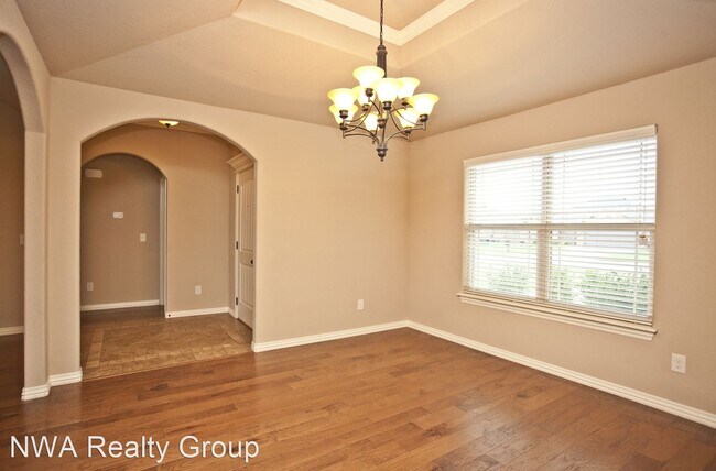 Foto del edificio - 3 br, 2 bath House - 6205 S. 38th Street