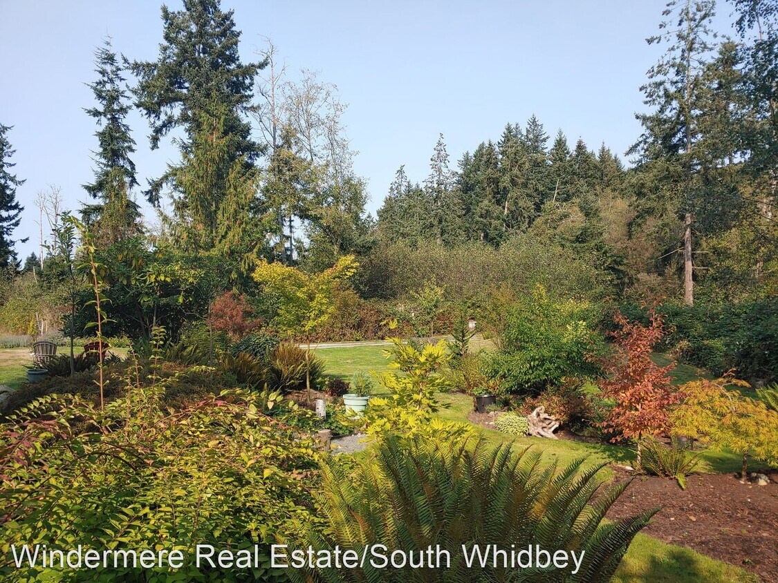 6124 Cultus Bay Rd, Clinton, WA 98236 House Rental in Clinton, WA