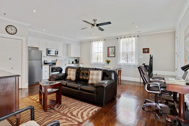 Living Room - 907 N Galvez St