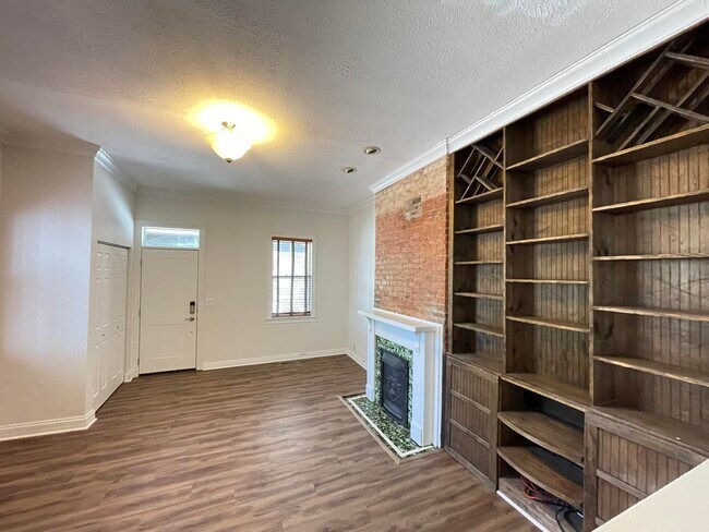 Building Photo - 1023 Banklick St