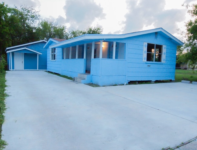 Building Photo - 2801 Guadalupe St