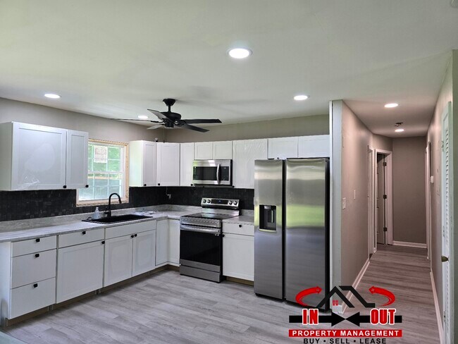 Building Photo - 350 Longhorn Dr