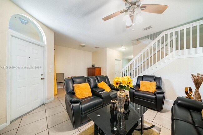 Building Photo - 208 S Santa Catalina Cir
