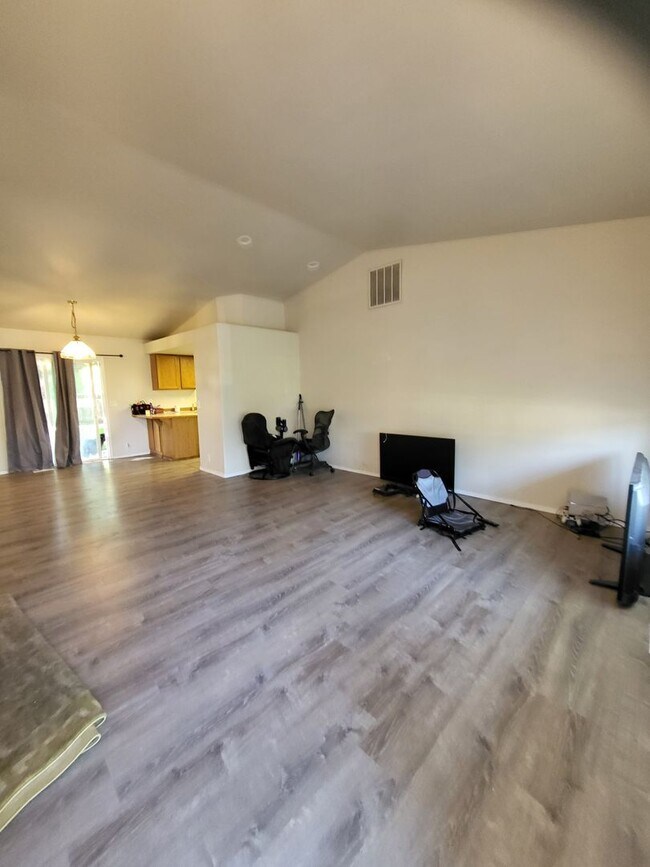 Building Photo - 2639 Arrow Wood