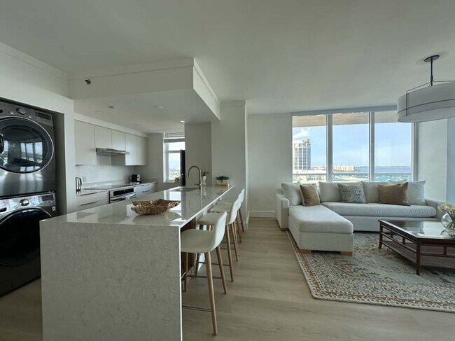 Foto del edificio - 2889 McFarlane Rd