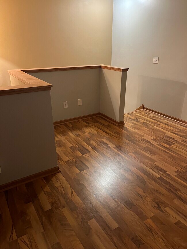 loft area for desk or chairs - 17187 Monroe Dr NW