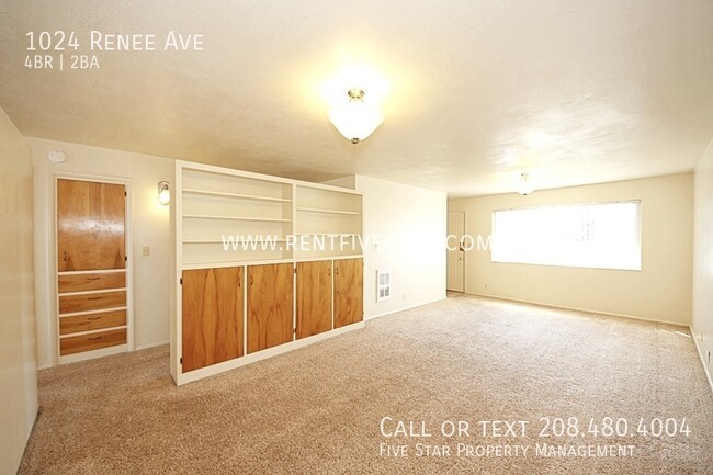 Building Photo - Large Apartment Available in Central Pocat...