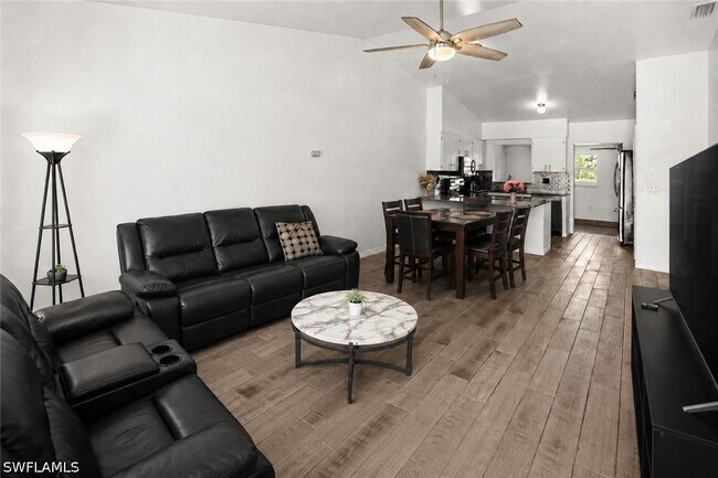 Foto del edificio - 17370 W Carnegie Cir
