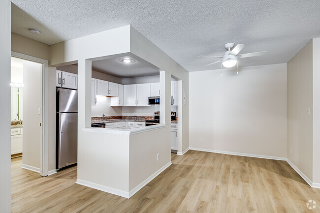 2BR, 2BA - 981SF - Cedar Hills