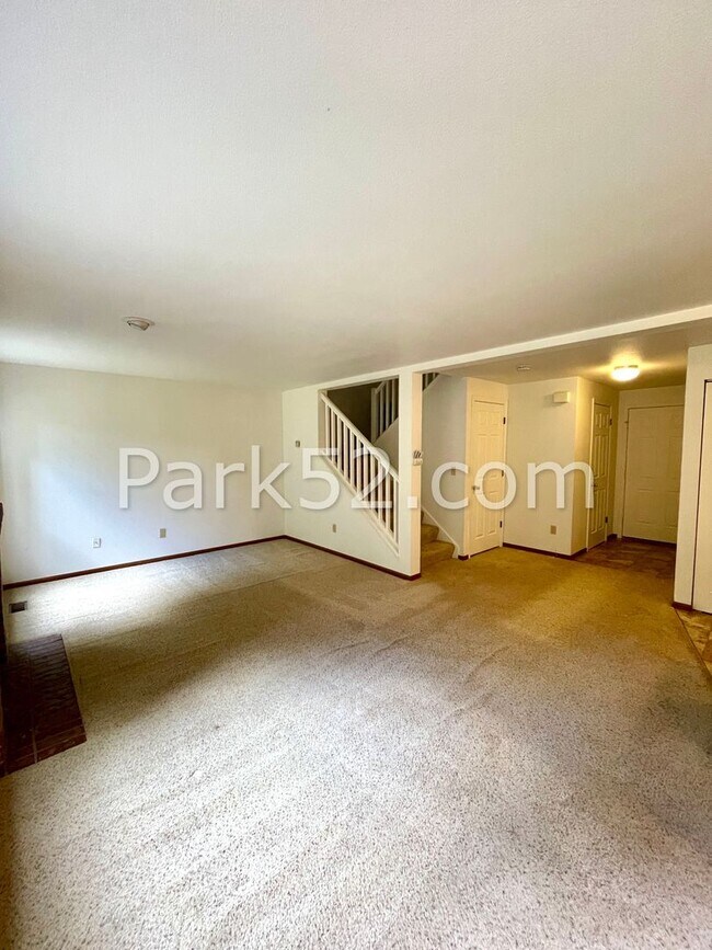 Foto del edificio - 14309-14311 44th Ave Ct NW