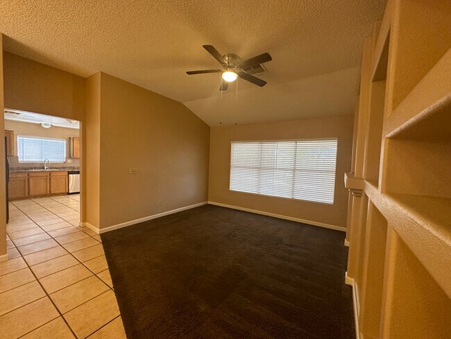 Building Photo - 3 bed 2 bath beautiful home in Glendale