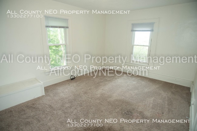 Foto del edificio - 739 Sumner St. 4 bed, 1 bath