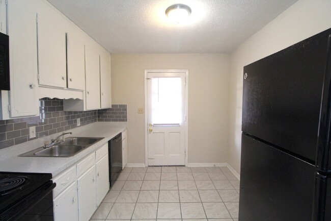 Foto del edificio - Pet-Friendly 2-Bedroom Duplex with Washer/...