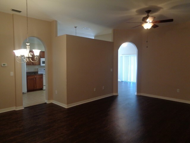 Building Photo - 7213 Royal George Court