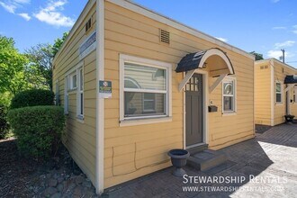 Building Photo - 2024 Emerald St