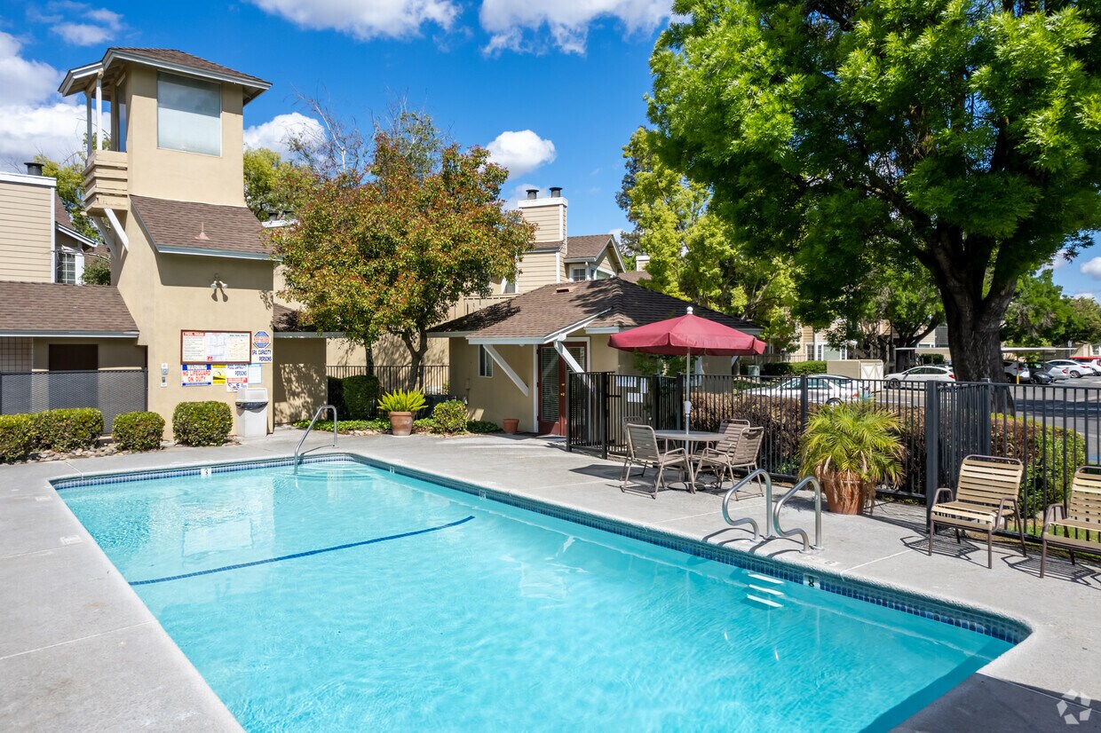 Foto principal - Monterey Village
