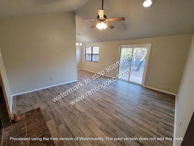 Photo - 3 bed 2 bath with new kitchen! House