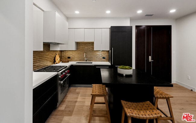 Foto del edificio - 505 S Barrington Ave