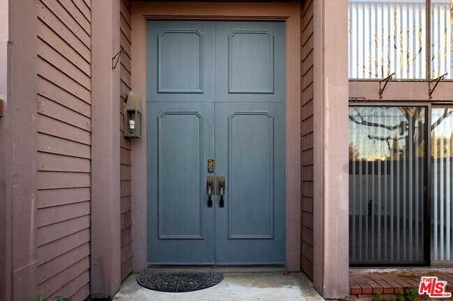 Building Photo - 4631 Alla Rd