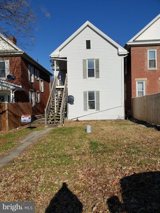 714 Lincoln Way E Unit APT. 1, Chambersburg, PA 17201 Apartment for