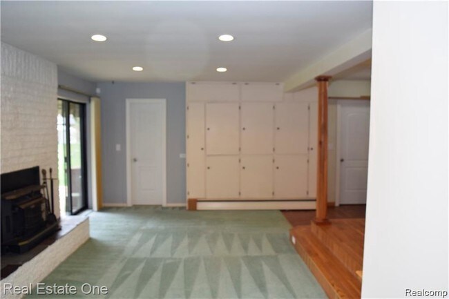 Building Photo - 251 Habrand Dr