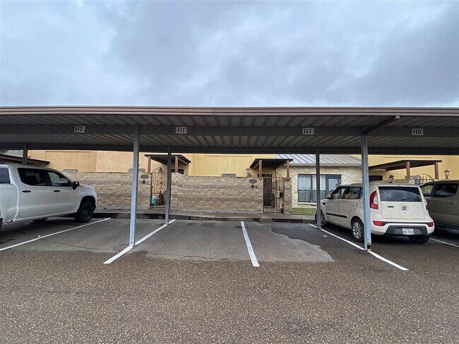 Building Photo - 1609 Saldana Ave