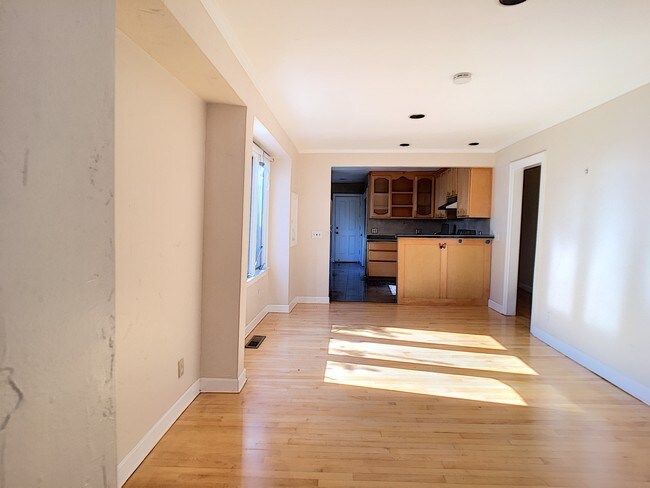 Building Photo - 1075 Keith Ave