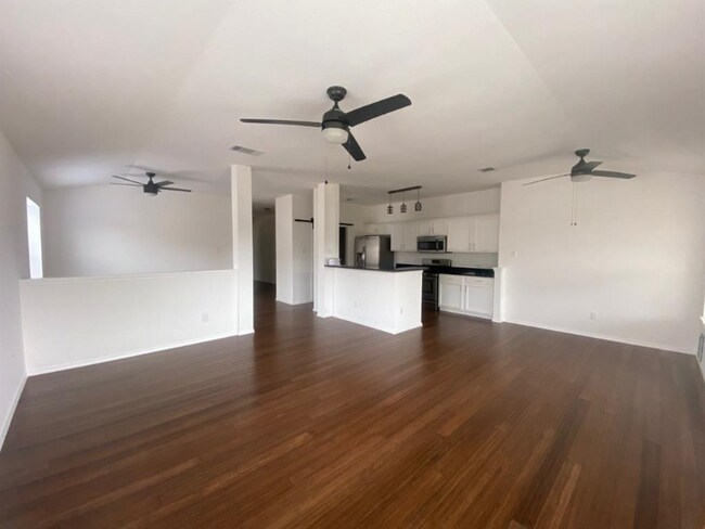Foto del edificio - 1003 Clayton Dr