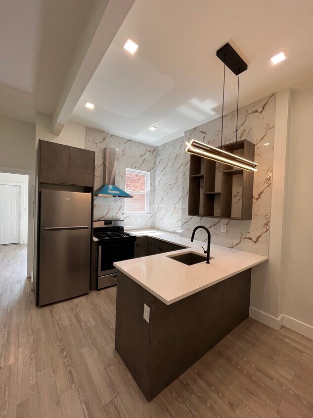 Foto principal - 670 Ocean Ave