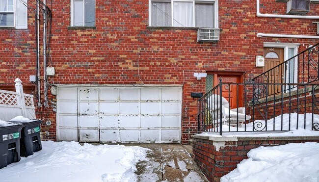 Building Photo - 1102 E 233rd St